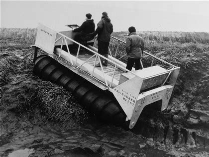 Amphirol door J.J. de Bakker (1966) - Zij- en achteraanzicht