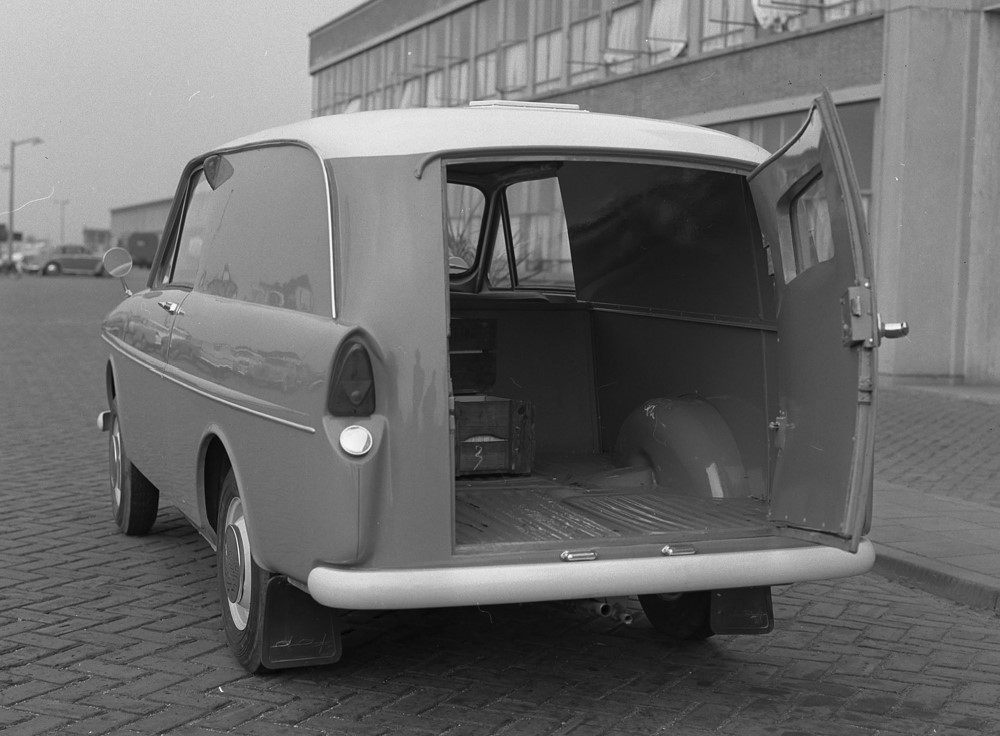 Daf 600 Van prototype - back with door open