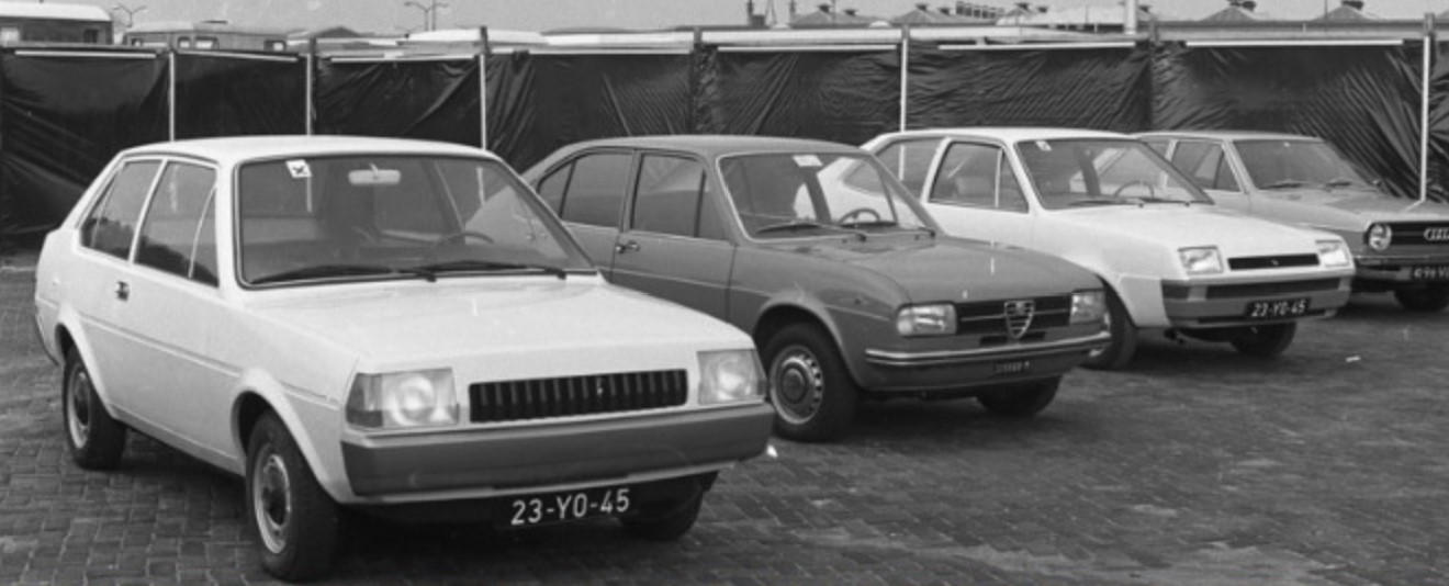 2x Daf 77 prototype surrounded by opponents: Alfa Romeo Alfasud and Audi 50