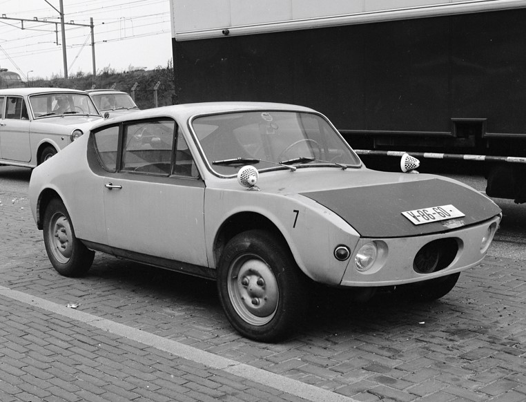 Roeland-DAF kitcar / coupé op basis van een Daffodil - voor- en zijkant